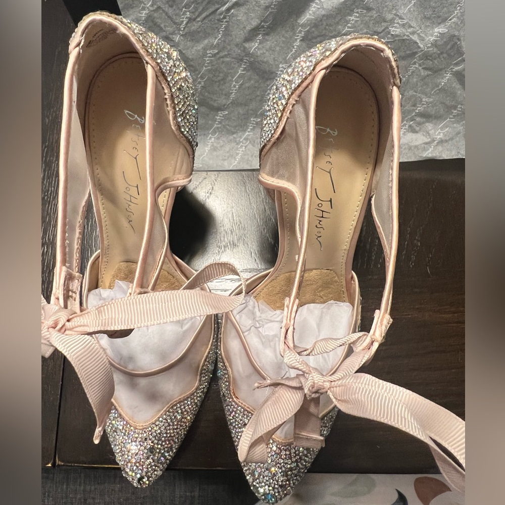 NEW Betsey Johnson Pumps - Picture 14 of 16